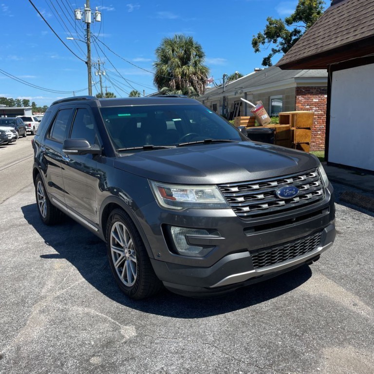 2016 Ford Explorer Image 1