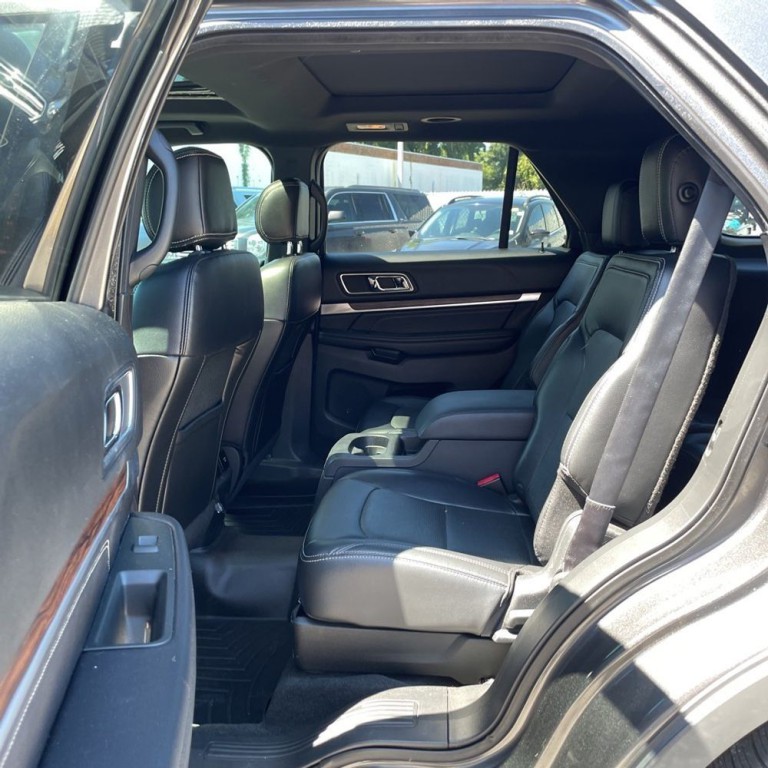 2016 Ford Explorer Image 18