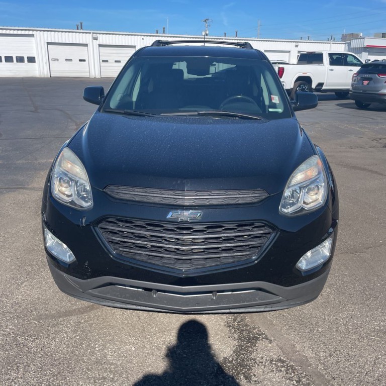 2017 Chevrolet Equinox Image 2