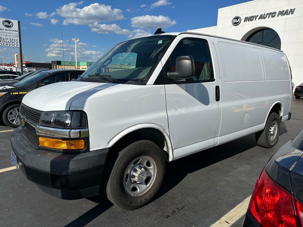 2019 Chevrolet Express Image 2