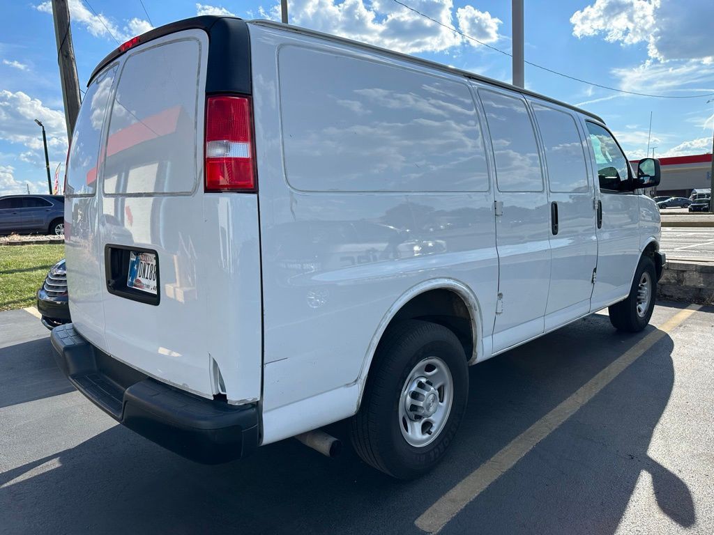 2019 Chevrolet Express Image 3