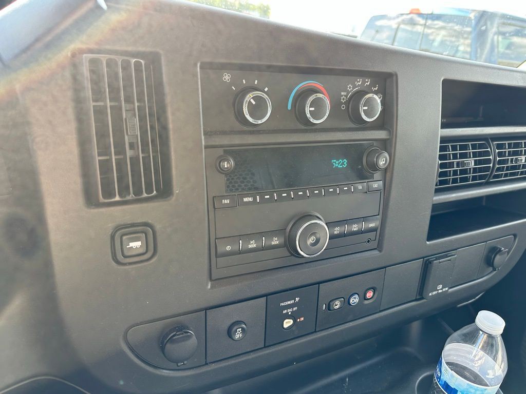 2019 Chevrolet Express Image 6