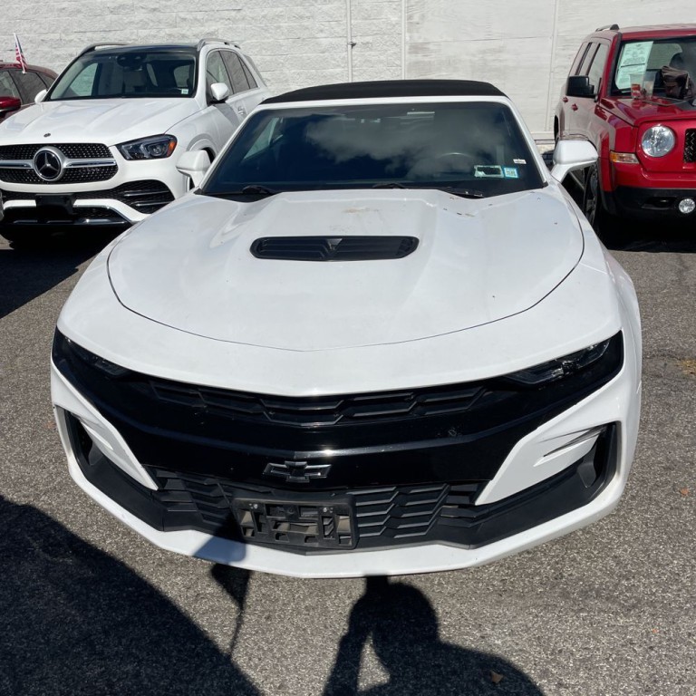 2019 Chevrolet Camaro Image 2