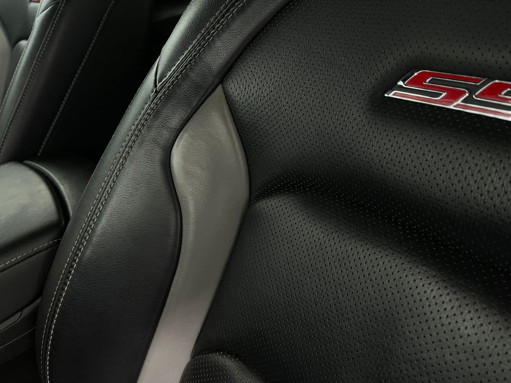 2019 Chevrolet Camaro Image 17