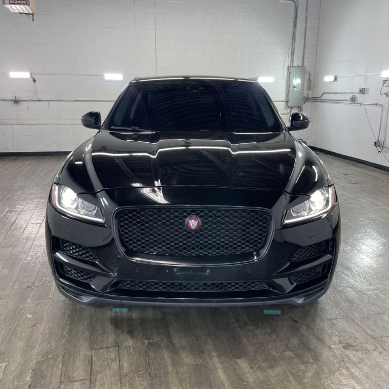 2020 Jaguar F-PACE Image 2