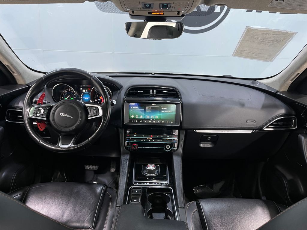 2020 Jaguar F-PACE Image 20