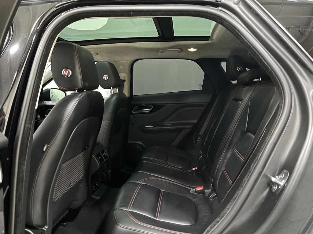 2020 Jaguar F-PACE Image 29