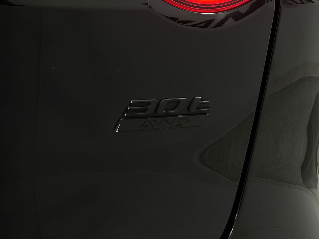 2020 Jaguar F-PACE Image 39