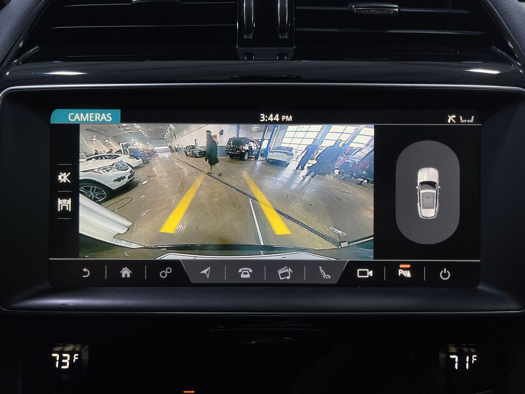 2020 Jaguar F-PACE Image 10