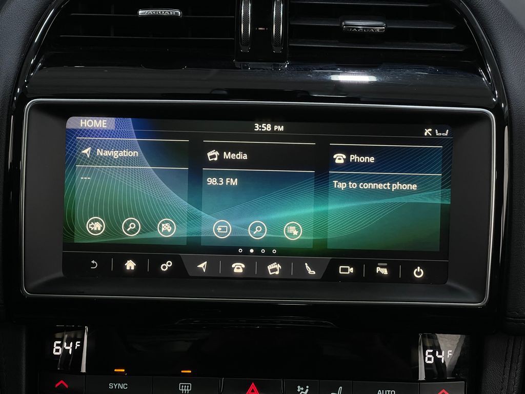 2020 Jaguar F-PACE Image 25