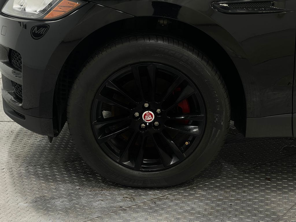 2020 Jaguar F-PACE Image 36