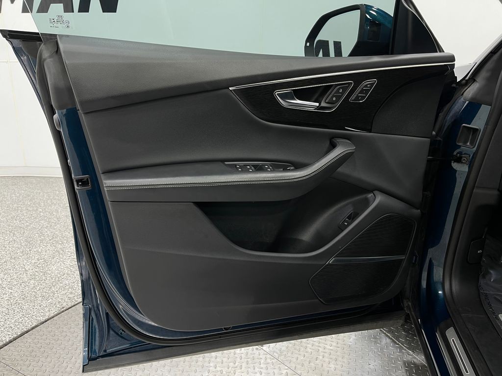 2022 Audi Q8 Image 16