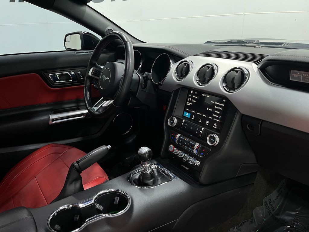 2016 Ford Mustang Image 18