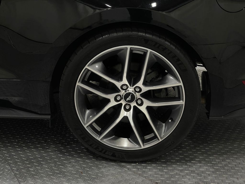2016 Ford Mustang Image 32