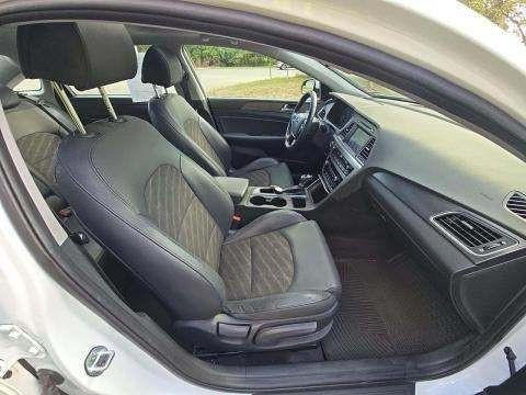 2017 Hyundai Sonata Image 5