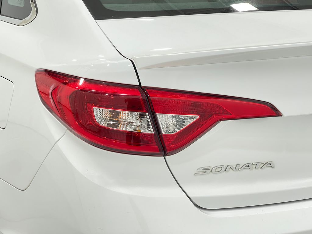 2017 Hyundai Sonata Image 32