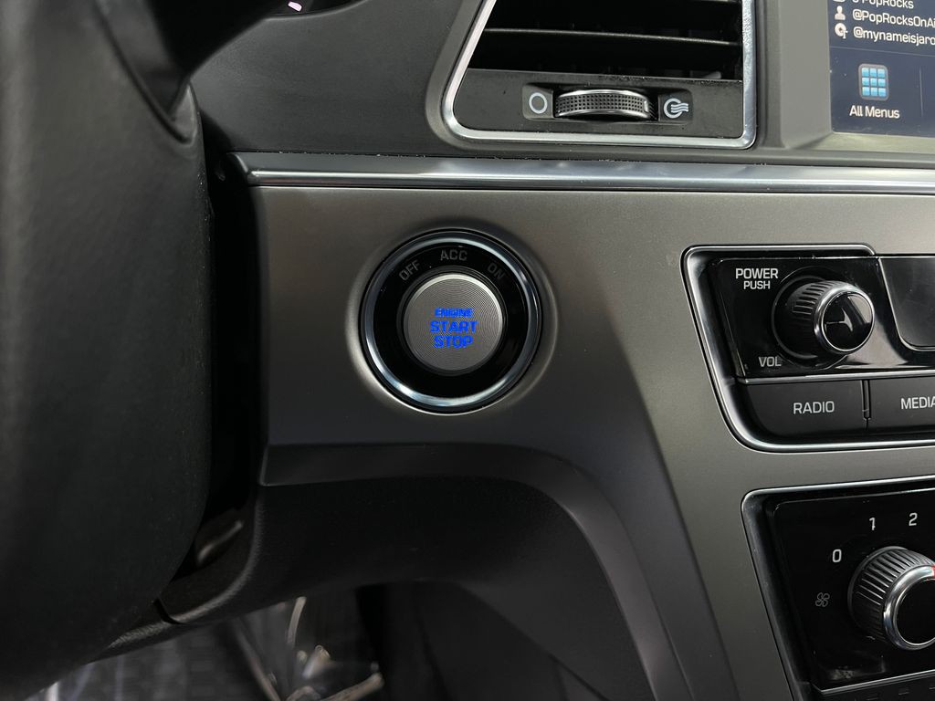 2017 Hyundai Sonata Image 19