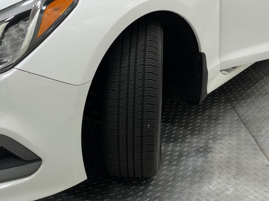 2017 Hyundai Sonata Image 34