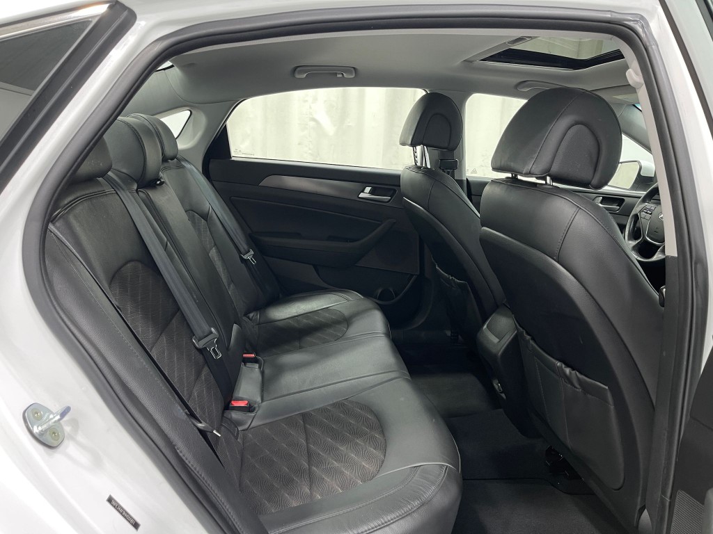 2017 Hyundai Sonata Image 30