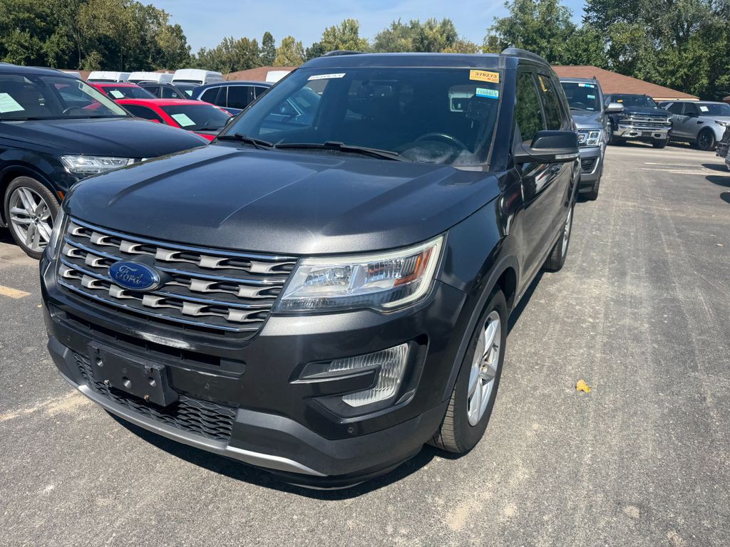 2017 Ford Explorer Image 2