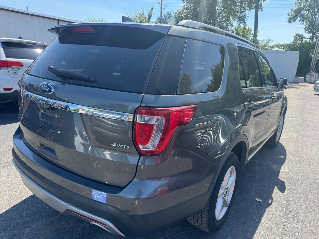 2017 Ford Explorer Image 3