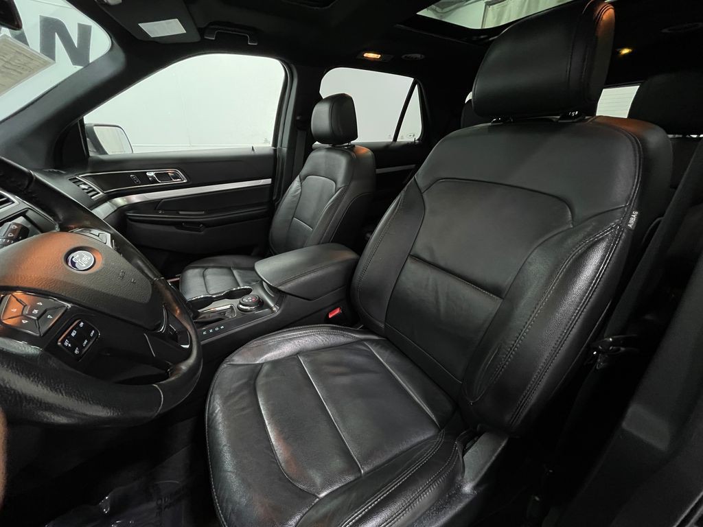 2017 Ford Explorer Image 15