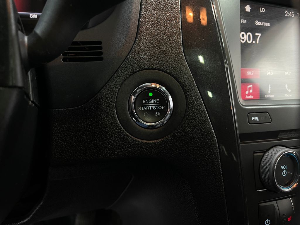 2017 Ford Explorer Image 22