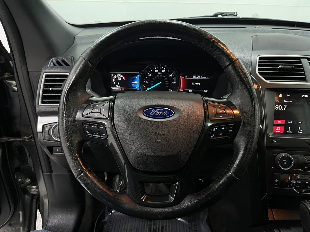 2017 Ford Explorer Image 23