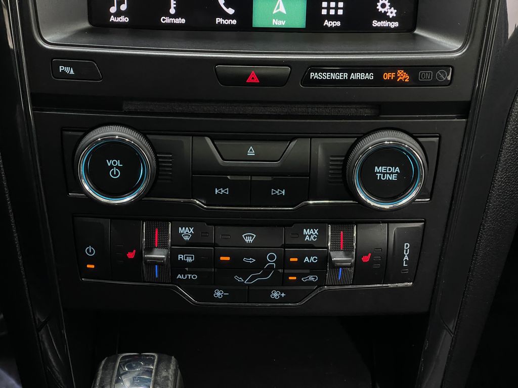 2017 Ford Explorer Image 26