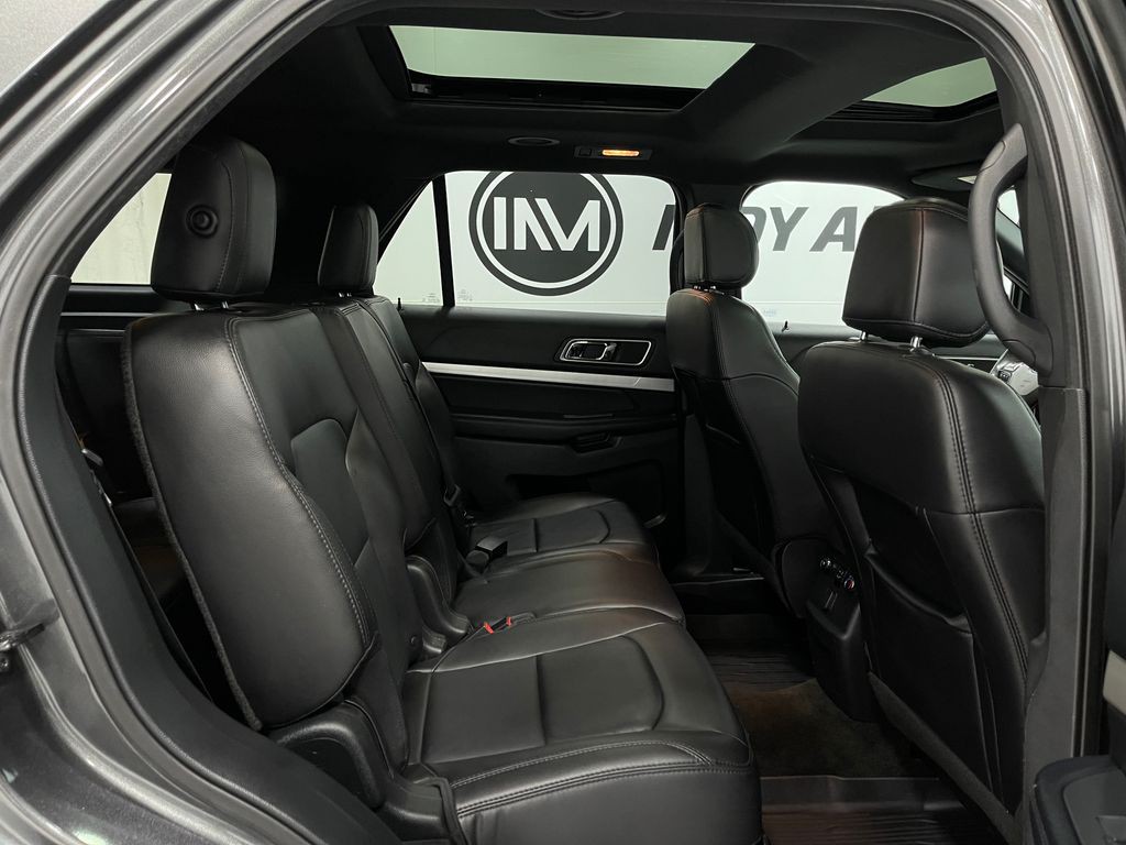 2017 Ford Explorer Image 34