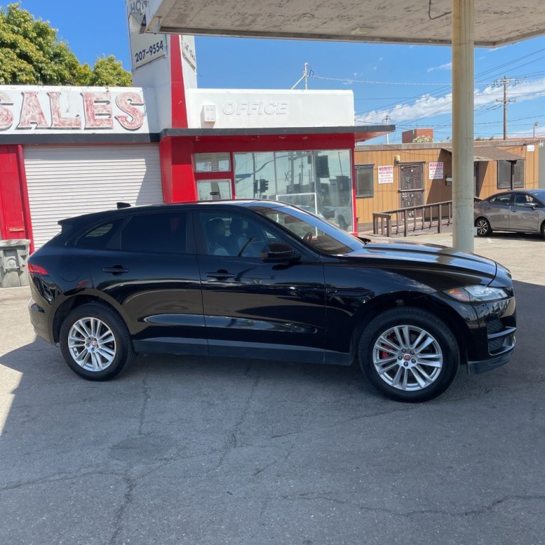 2018 Jaguar F-PACE Image 4