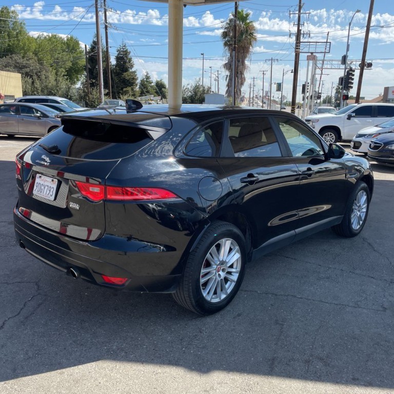 2018 Jaguar F-PACE Image 6