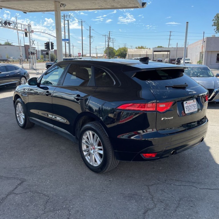 2018 Jaguar F-PACE Image 7