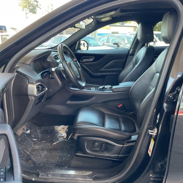 2018 Jaguar F-PACE Image 8