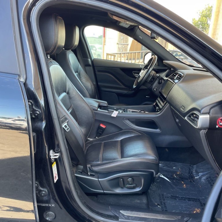 2018 Jaguar F-PACE Image 9