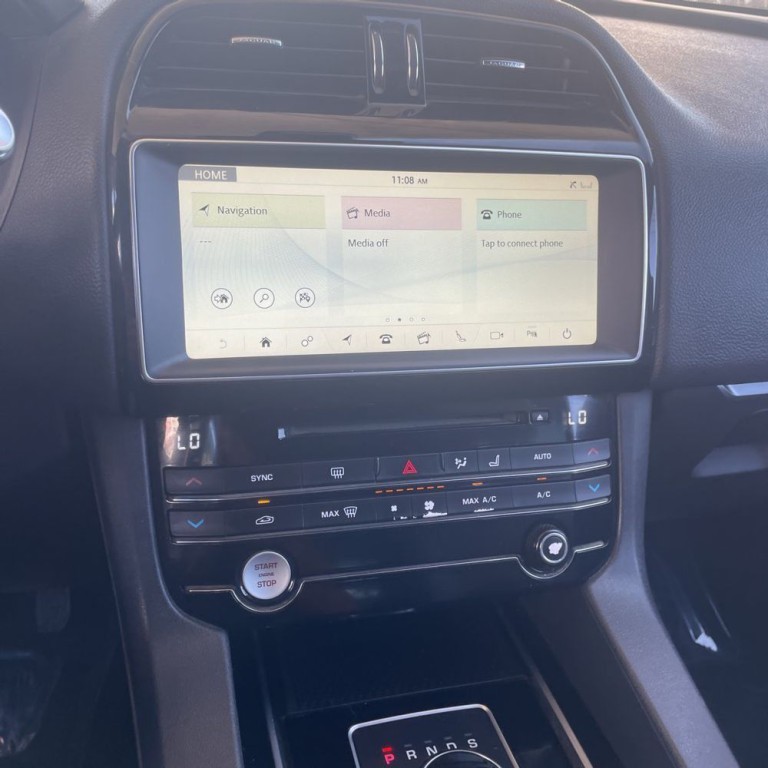 2018 Jaguar F-PACE Image 13