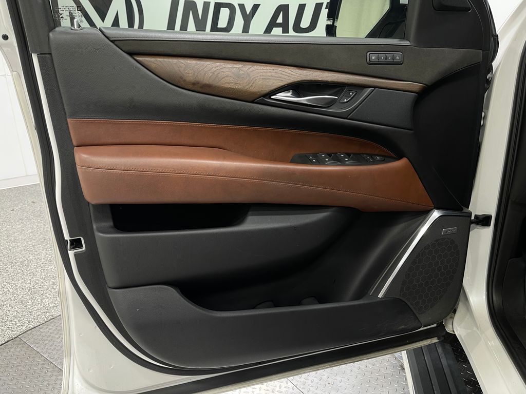 2018 Cadillac Escalade Image 15