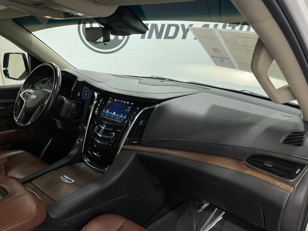 2018 Cadillac Escalade Image 19