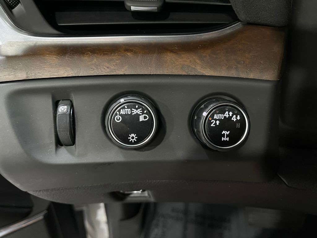 2018 Cadillac Escalade Image 21