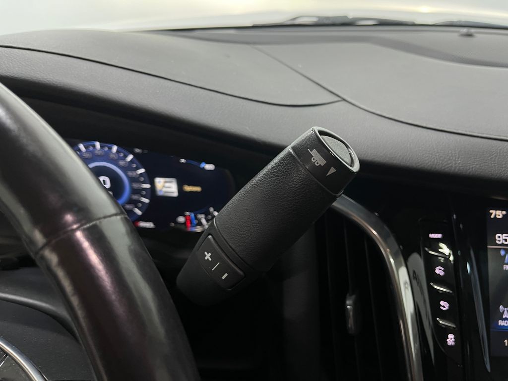 2018 Cadillac Escalade Image 29