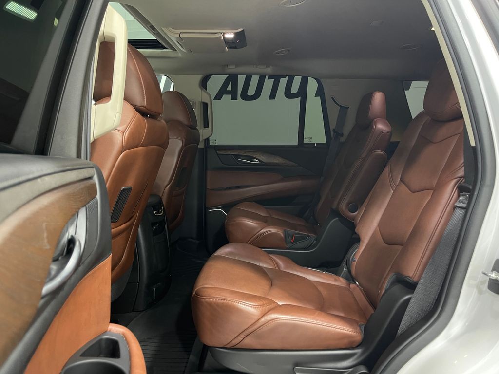 2018 Cadillac Escalade Image 30