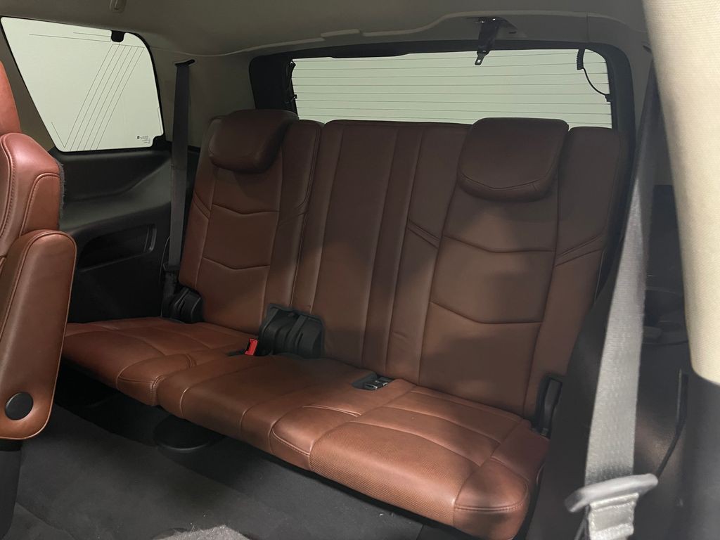 2018 Cadillac Escalade Image 31