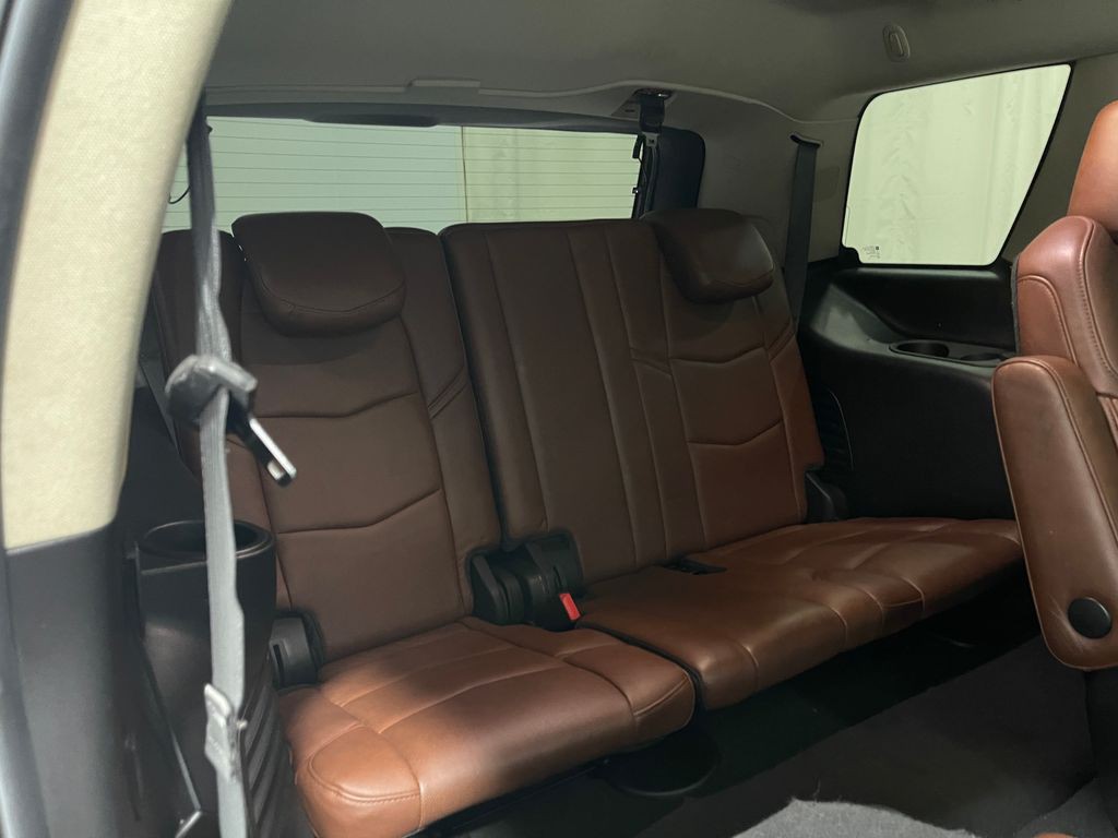 2018 Cadillac Escalade Image 32
