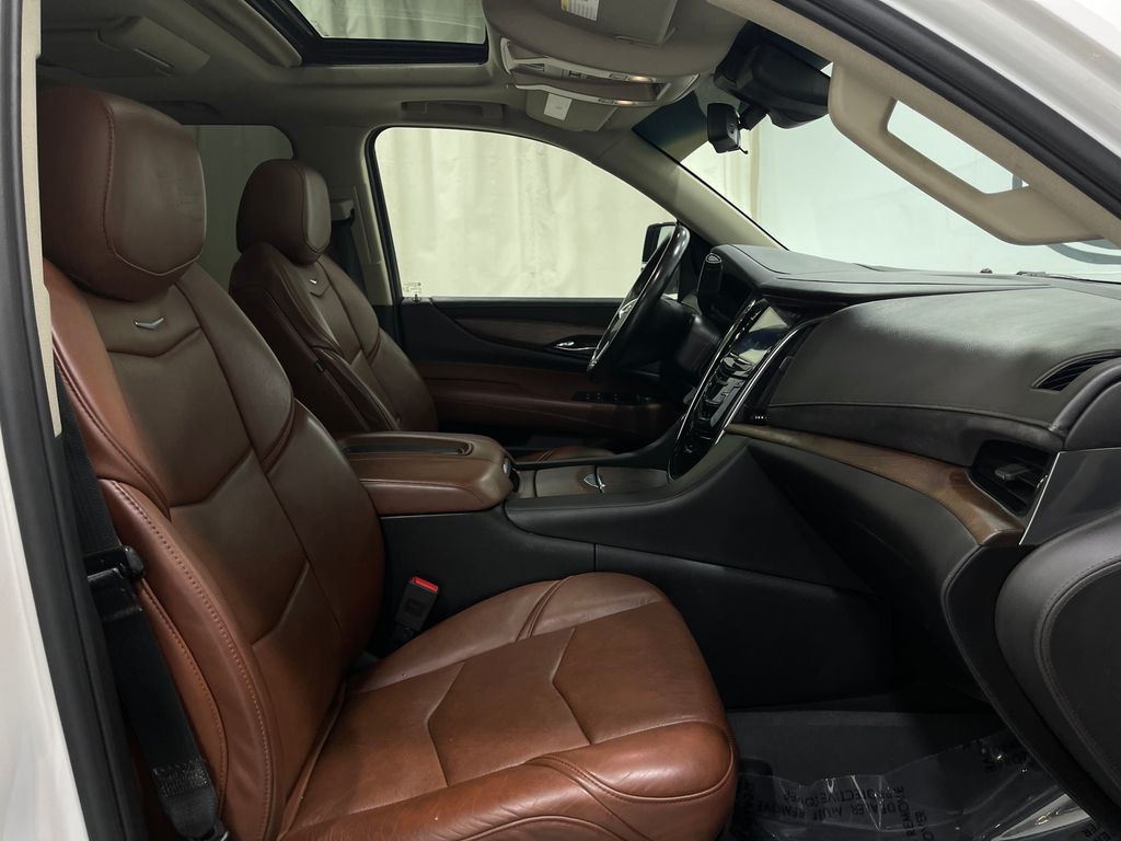 2018 Cadillac Escalade Image 34