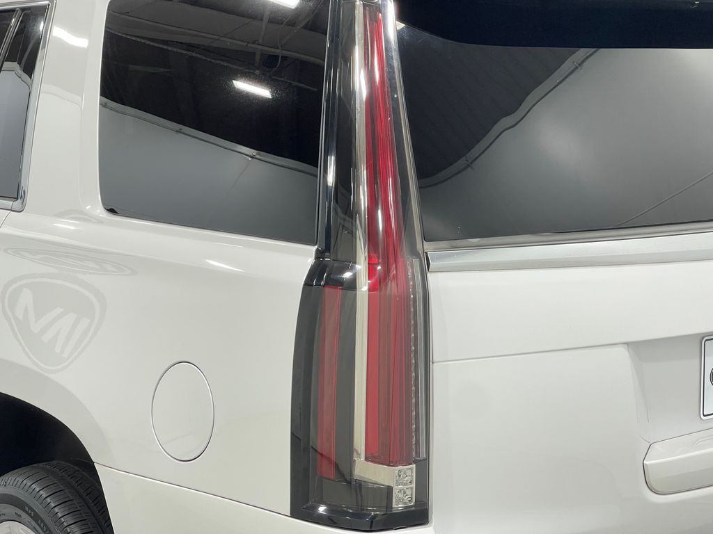 2018 Cadillac Escalade Image 36