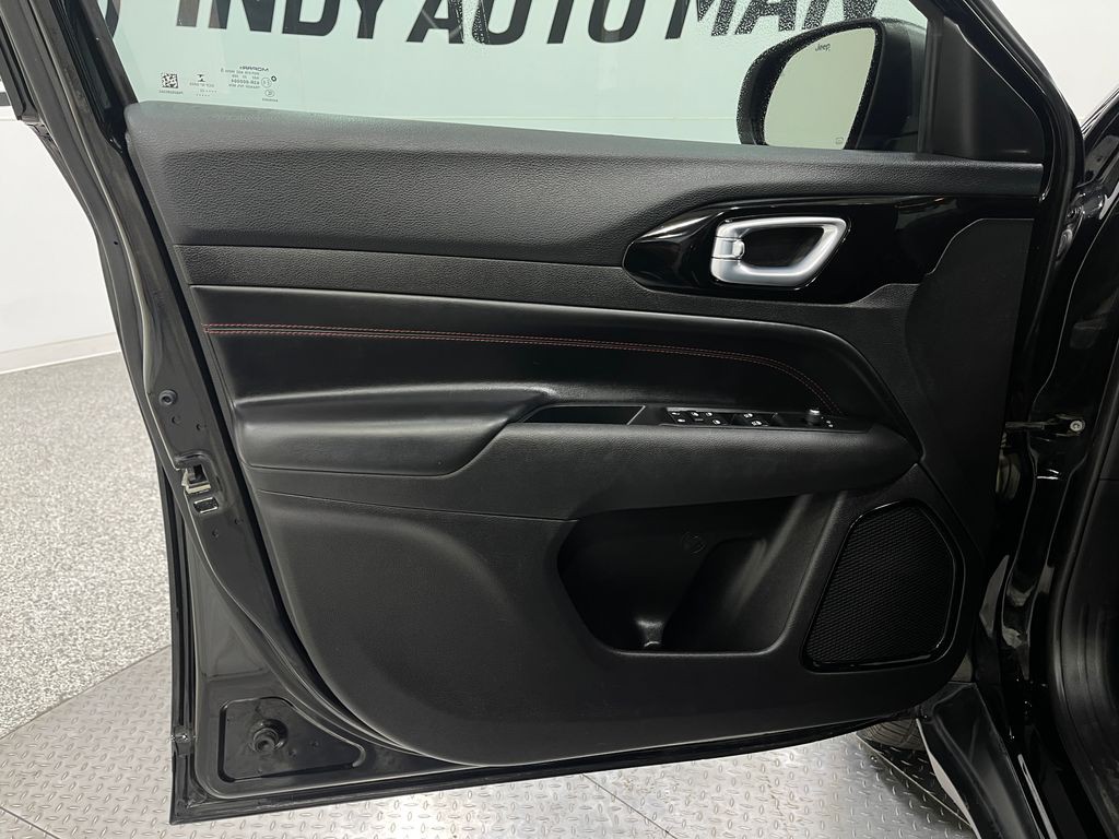 2022 Jeep Compass Image 13