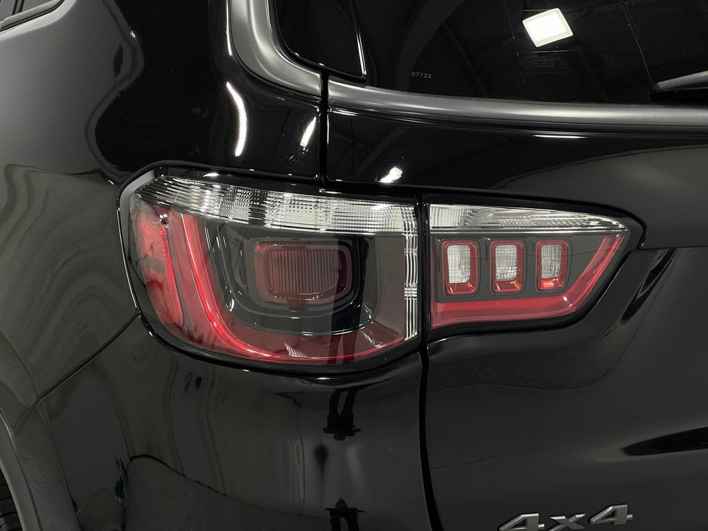 2022 Jeep Compass Image 32