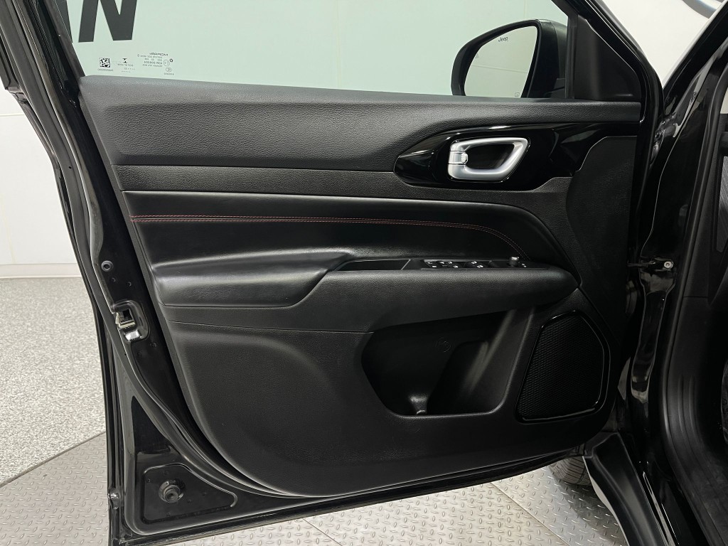 2022 Jeep Compass Image 13