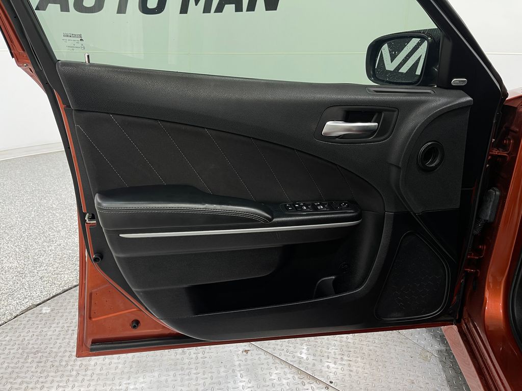 2021 Dodge Charger Image 14