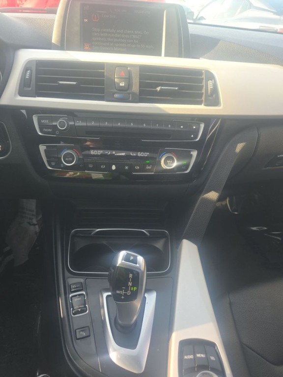 2017 BMW 3 Series Image 8